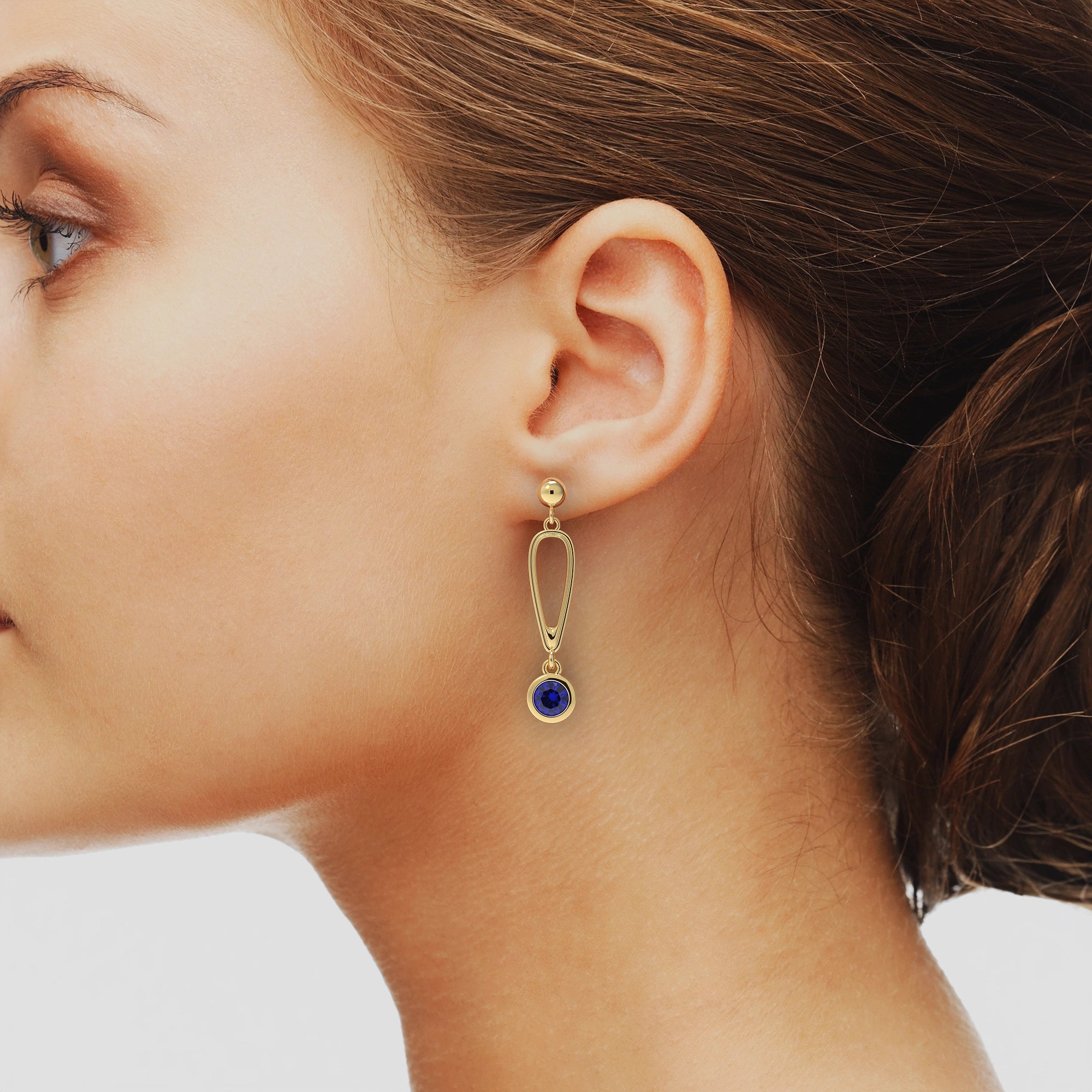 Ladinardò™ Hardware Link Earrings in Yellow Gold, Sapphire image 1