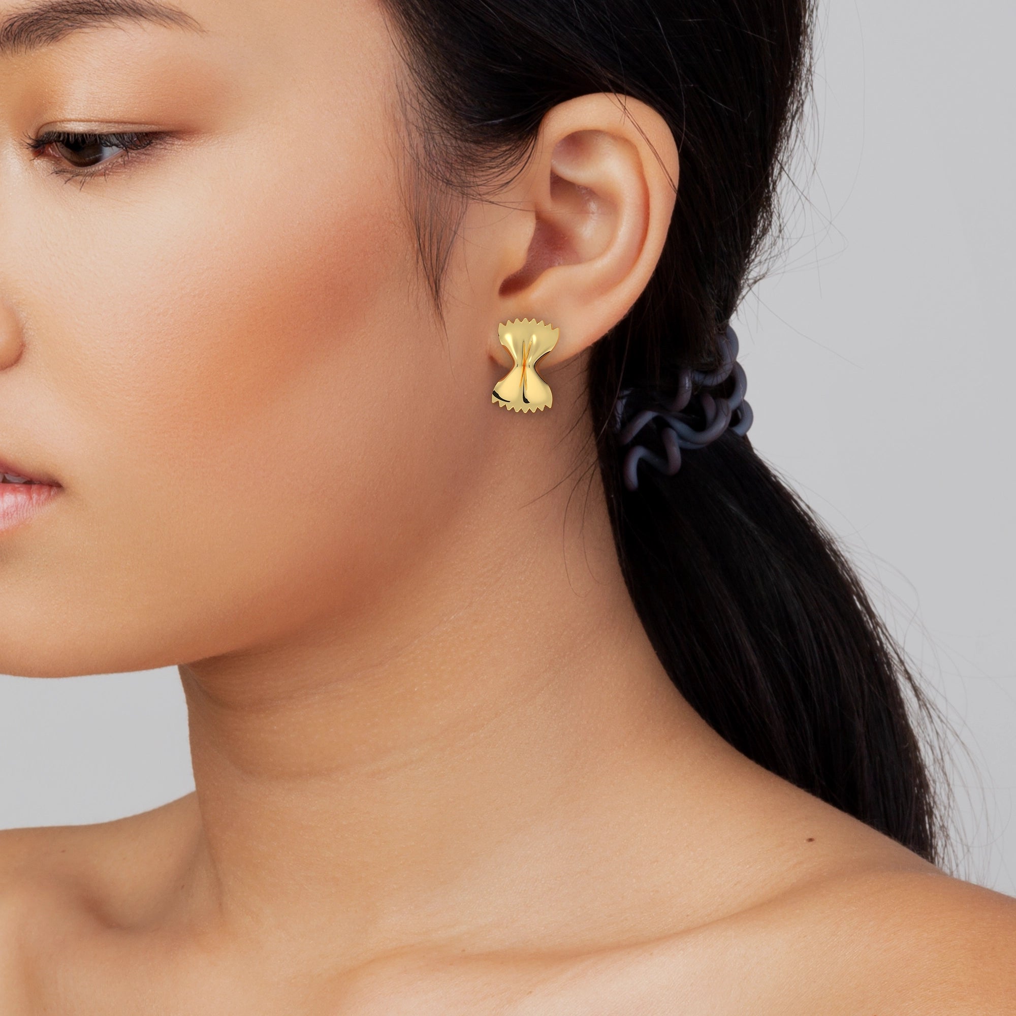 Ladinardò™ Farfalle Bowtie Earrings in Yellow Gold (Medium) image 1
