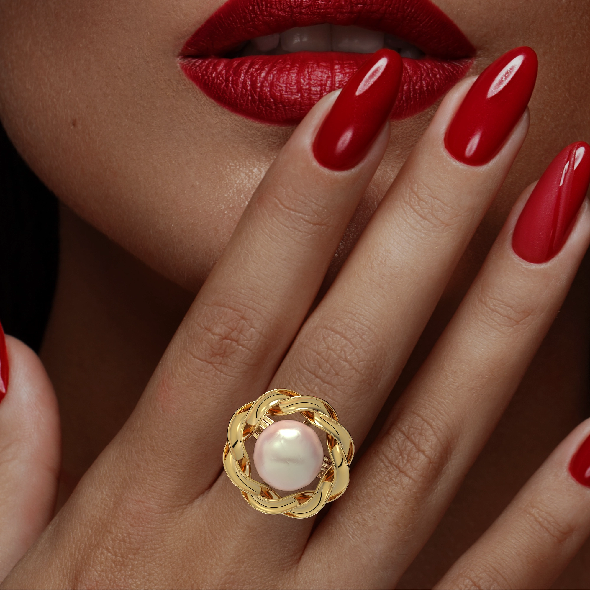 Perle Tressée Ring in Yellow Gold and White Tahitian Pearl image 1